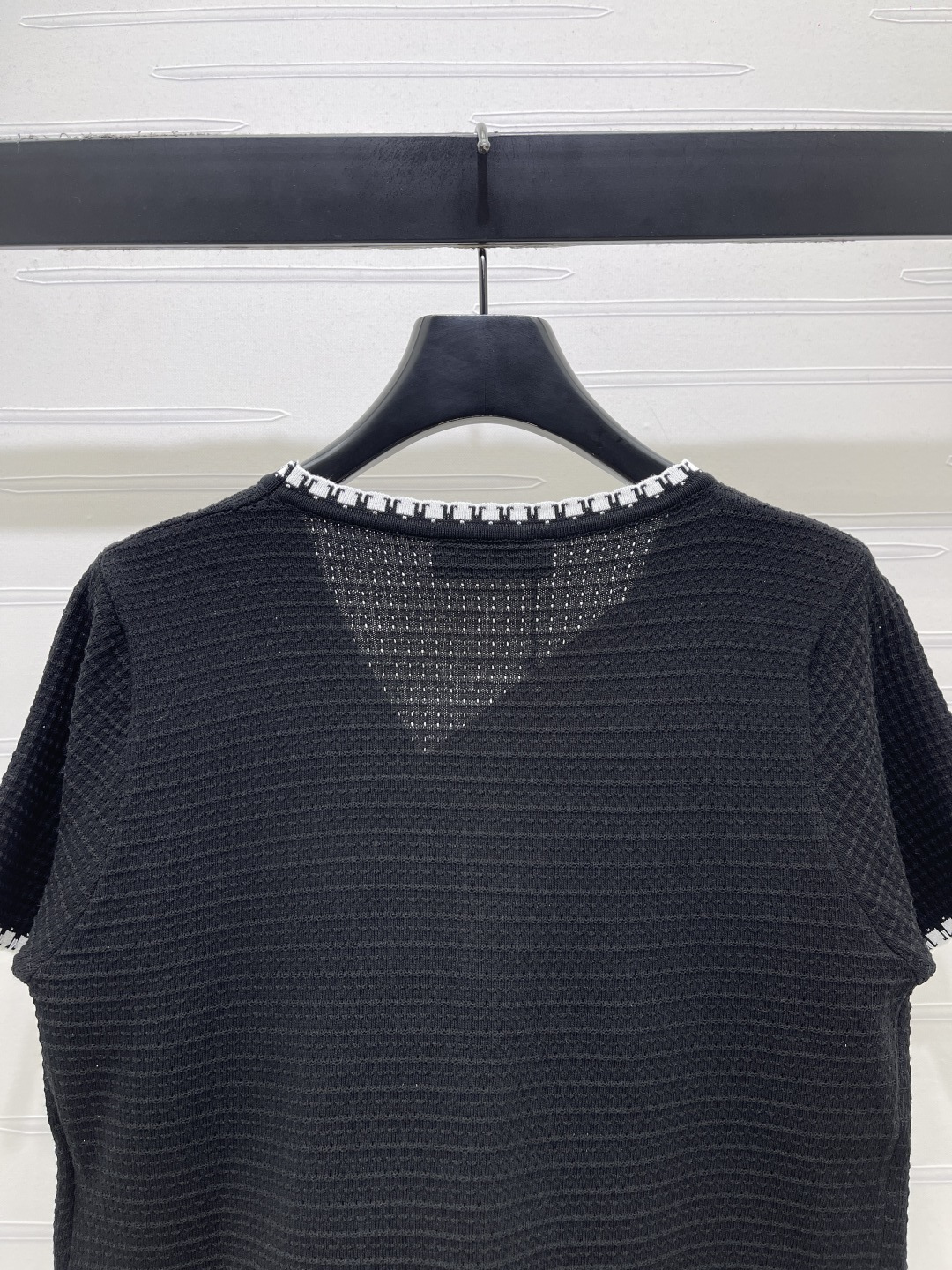 Women's short sleeves
